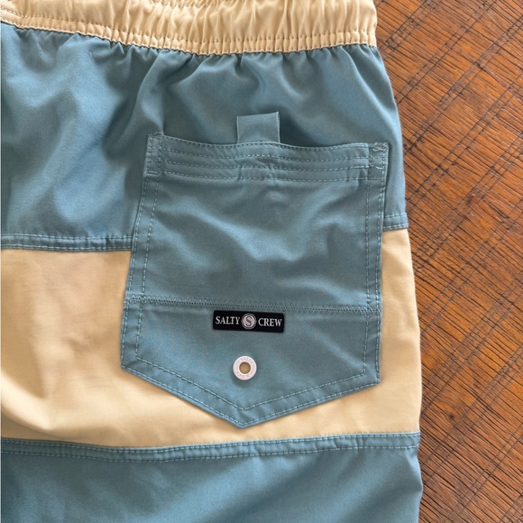 Salty Crew Tan and Gray Shorts - Picture 5 of 6